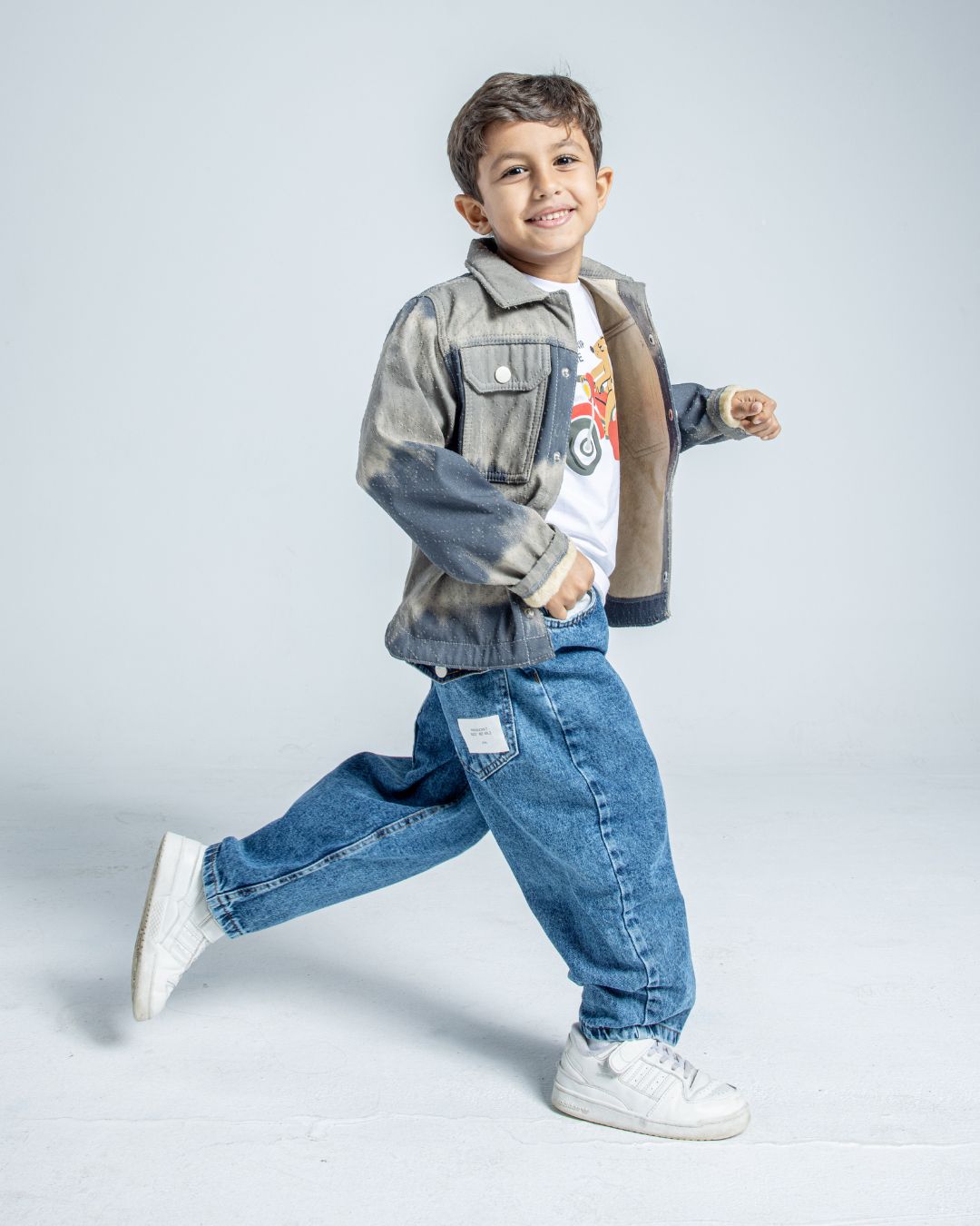 Pocket Patchy Jeans X Blue