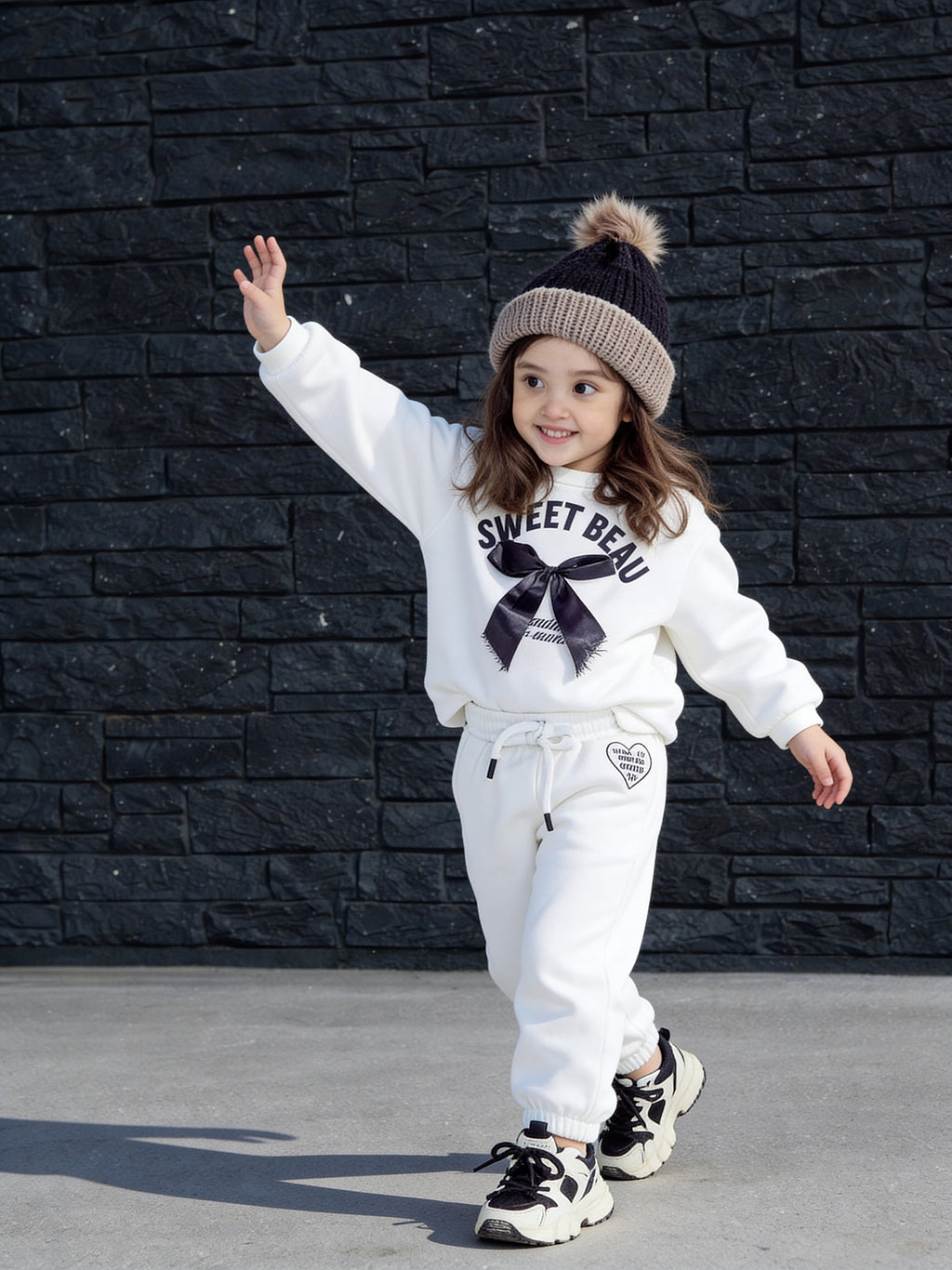 Ribbon Charm Sweatshirt